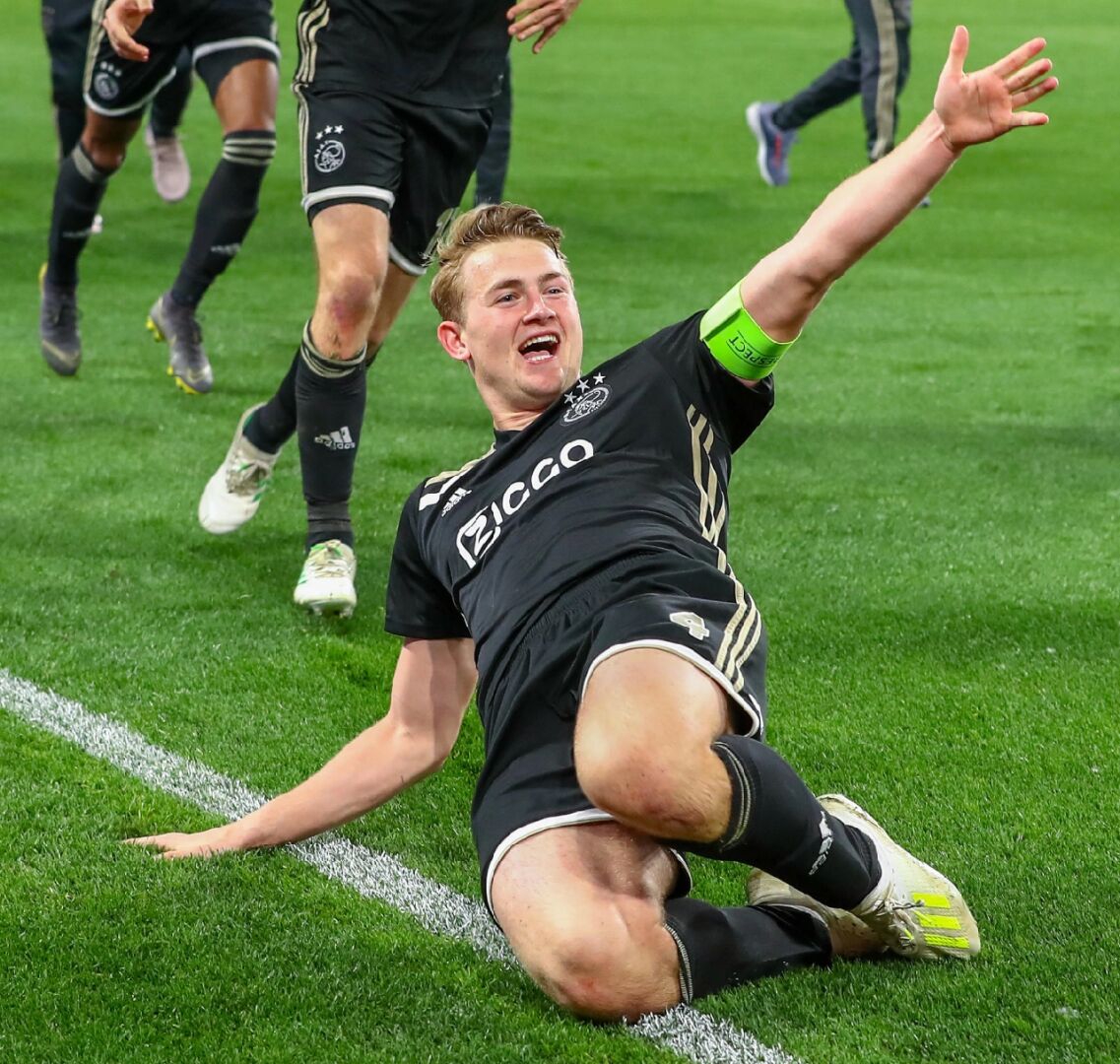 阿贾克斯惊险获胜,淘汰尤文图斯晋级 阿贾克斯惊险获胜,淘汰尤文图斯晋级