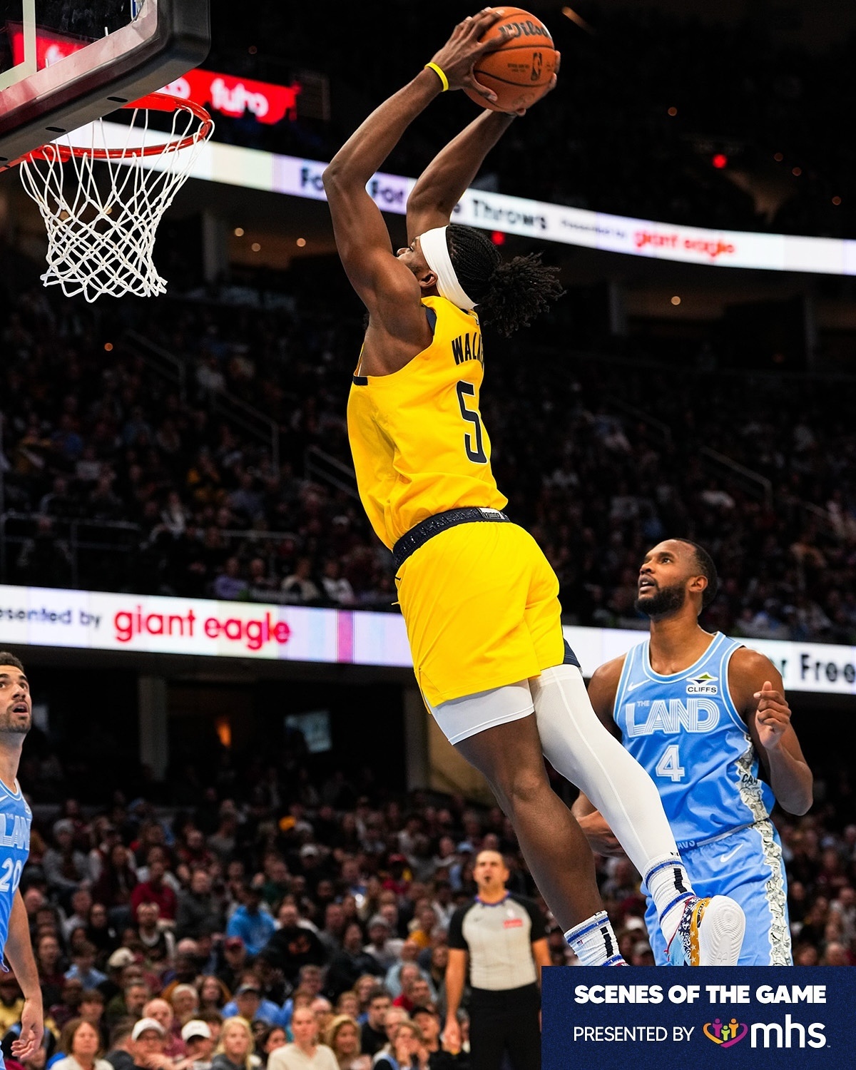 步行者碾压篮网，布克状态火热