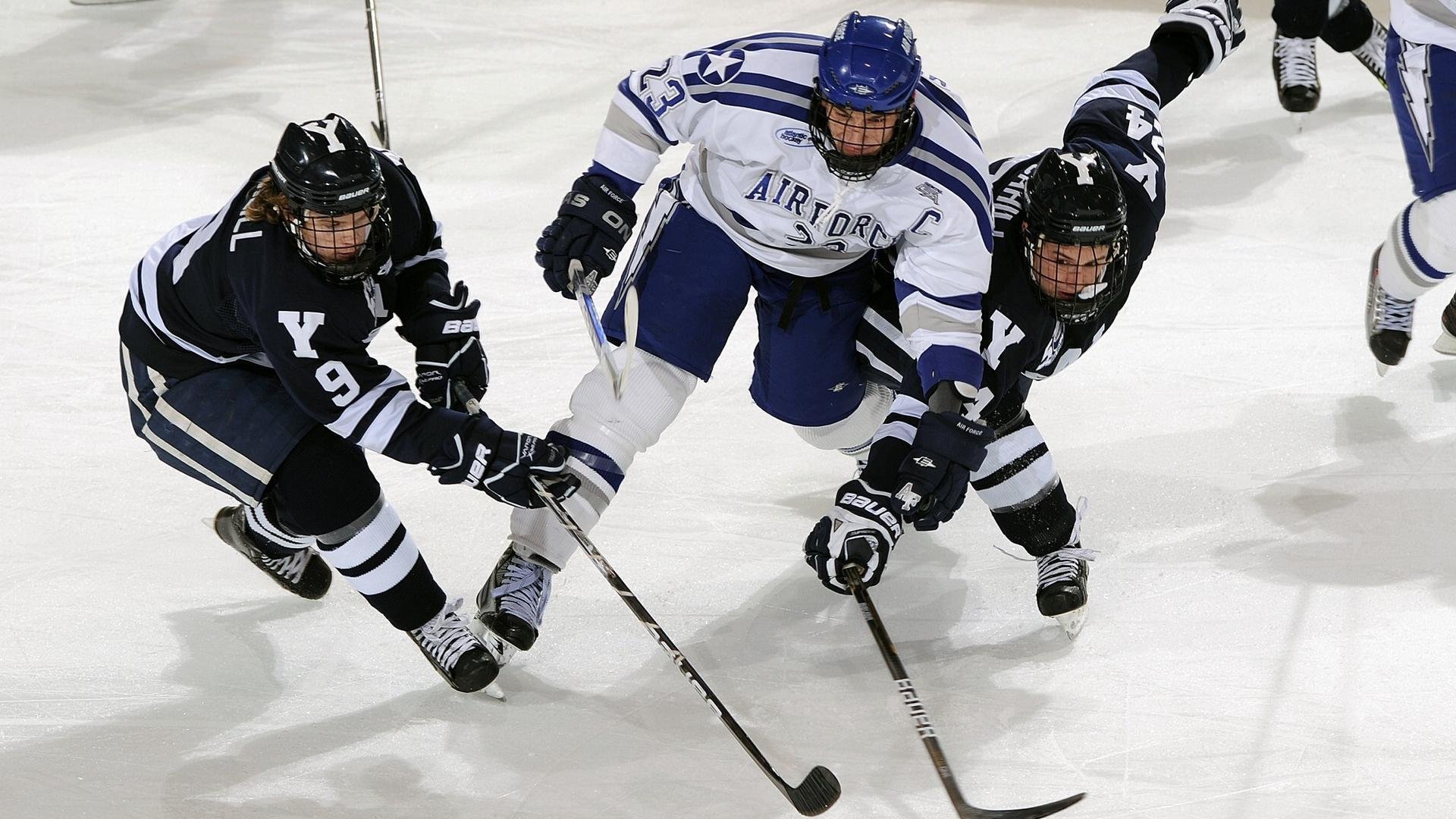 当红色浪潮席卷德国，阿拉巴的指挥艺术与利物浦的战术胜利