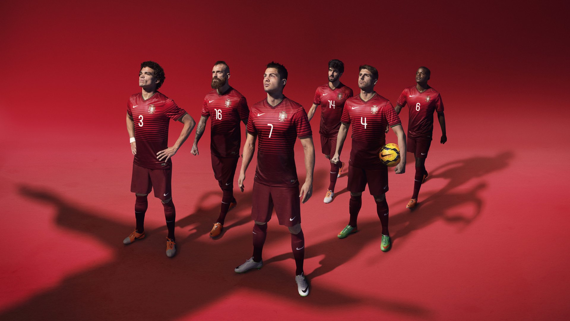 赛道上的红与蓝，红牛二队鏖战雷诺，诺里斯状态火热改写中游格局